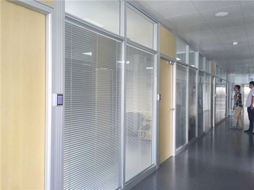 武漢辦公室玻璃隔斷施工