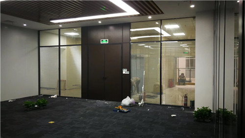  武漢辦公室玻璃隔斷